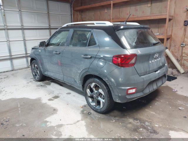 Hyundai VENUE Limited Image 12