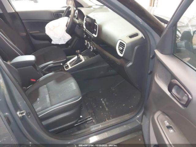 Hyundai VENUE Limited Image 3