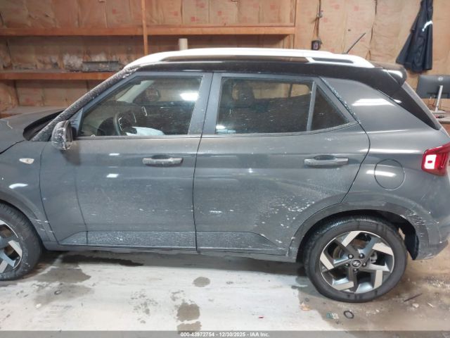 Hyundai VENUE Limited Image 10