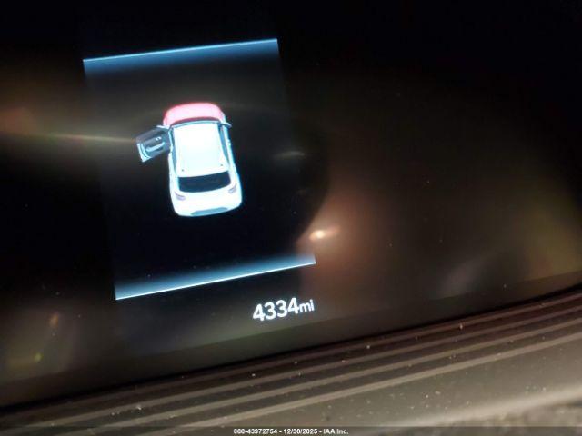 Hyundai VENUE Limited Image 13