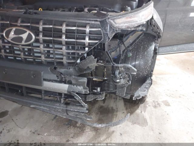 Hyundai VENUE Limited Image 11