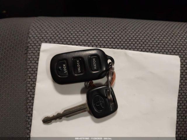 Toyota Matrix Xr Image 11