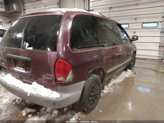 Chrysler Voyager Image 2