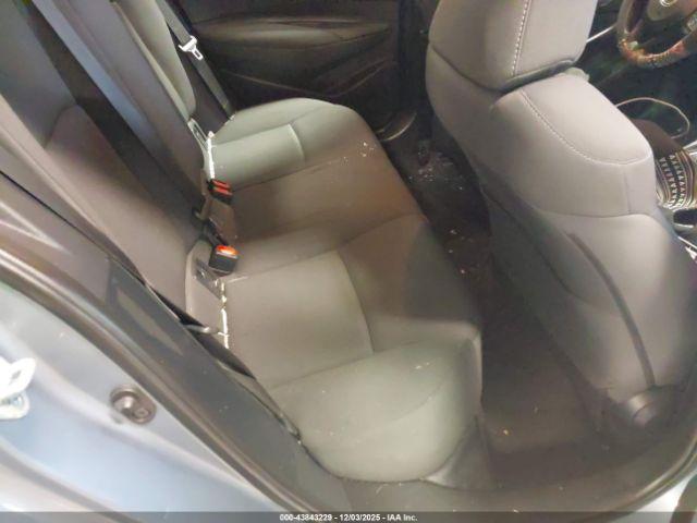 Toyota Corolla Le Image 11