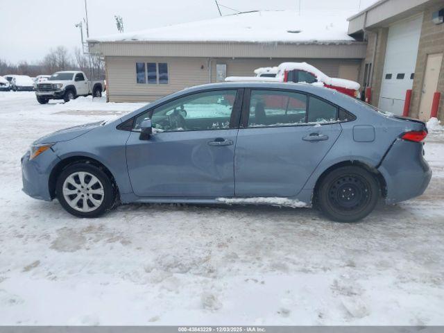 Toyota Corolla Le Image 17