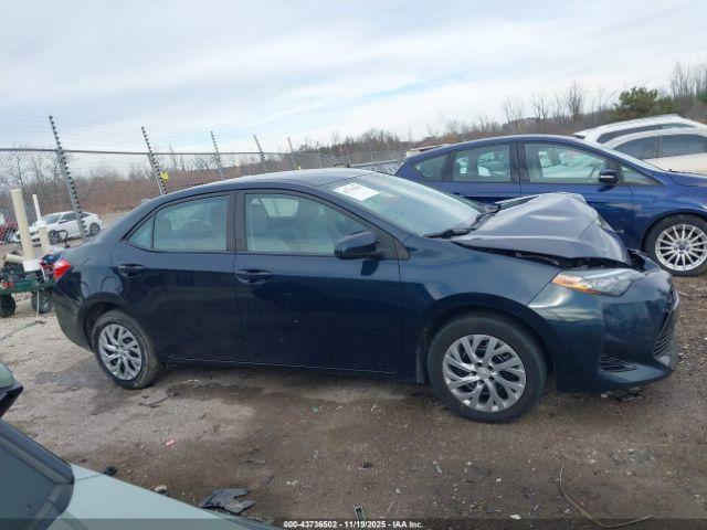 Toyota Corolla Le Image 16