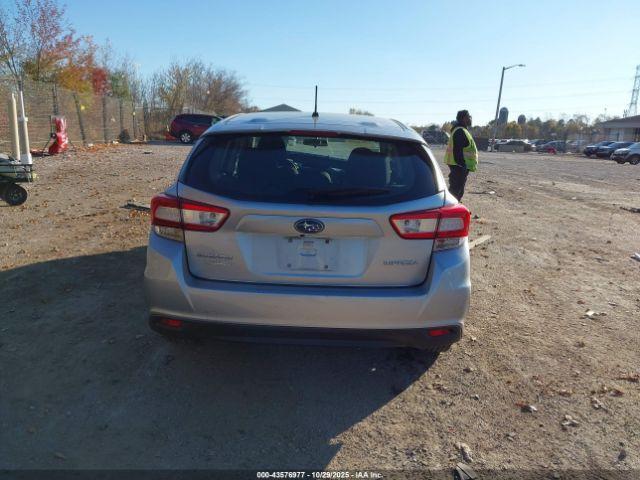 Subaru Impreza 2.0i Image 14