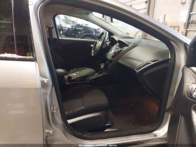 Ford Focus Se Image 10