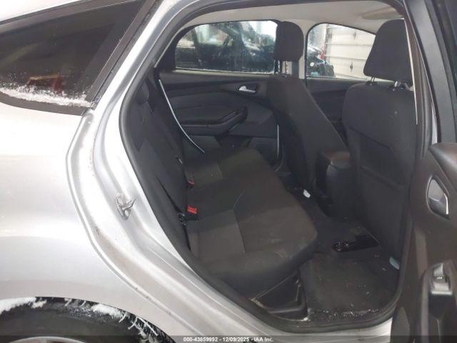 Ford Focus Se Image 11