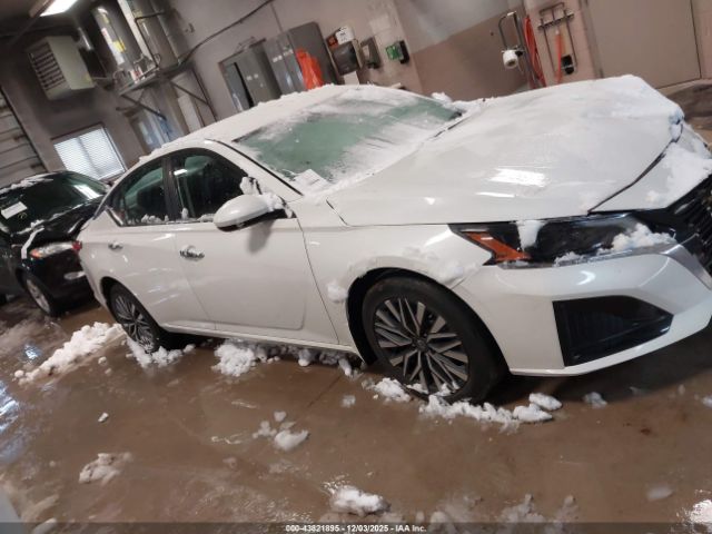 Nissan Altima Sv Intelligent Awd Image 4