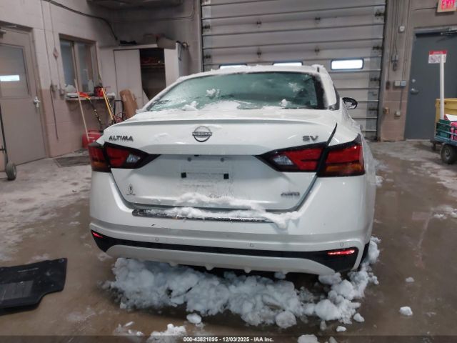 Nissan Altima Sv Intelligent Awd Image 2