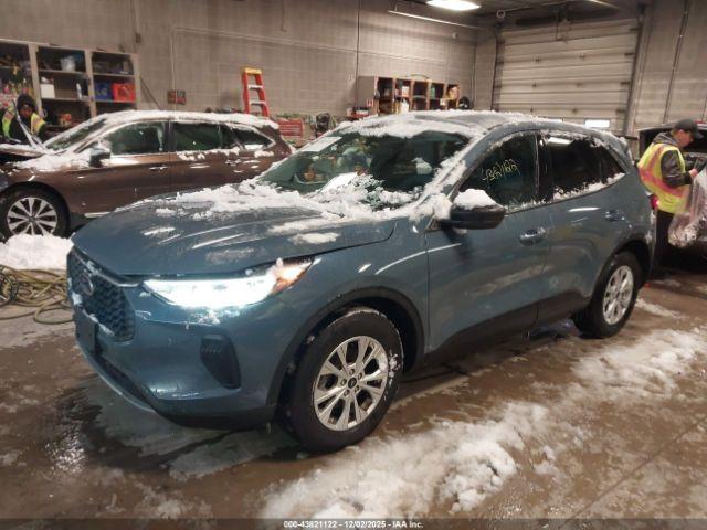 Ford Escape Active Image 2