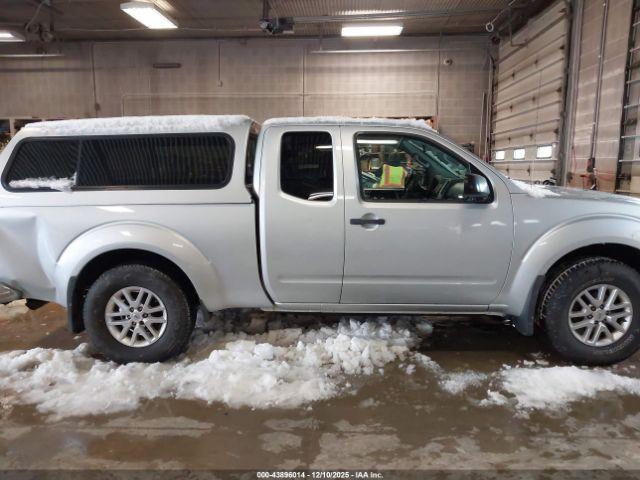 Nissan Frontier Sv Image 12
