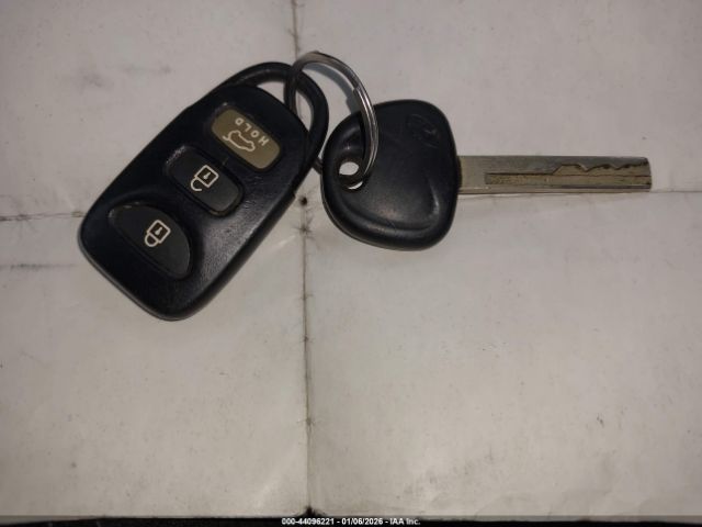 Hyundai VELOSTER Image 2