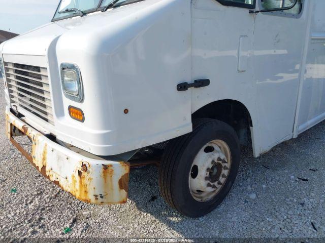 Ford F-59 Commercial Stripped Image 10