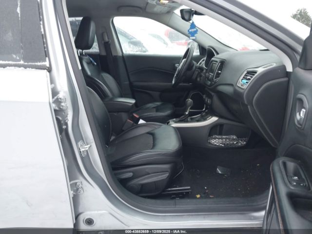 Jeep Compass Latitude 4x4 Image 6