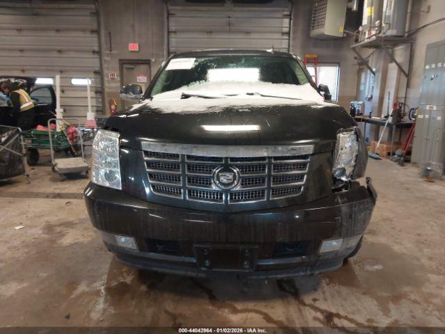 Cadillac Escalade Premium Image 16