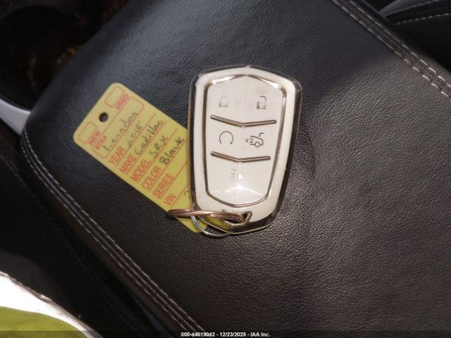 Cadillac SRX Luxury Collection Image 5