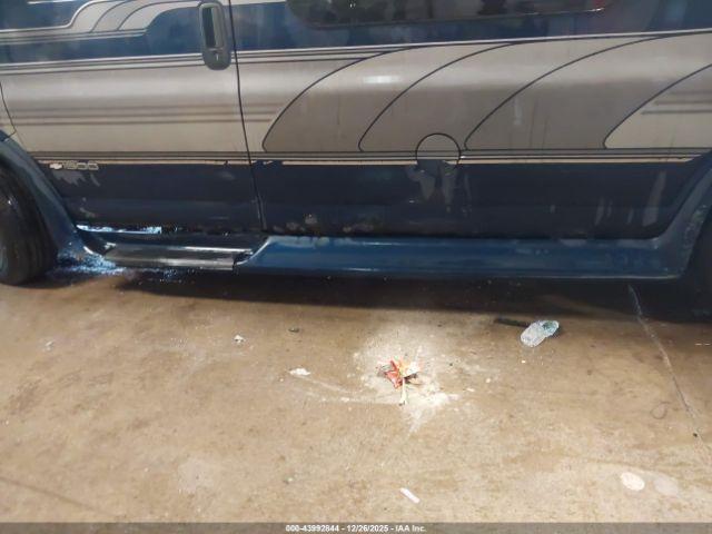 Chevrolet Express Upfitter Pkg. Image 10