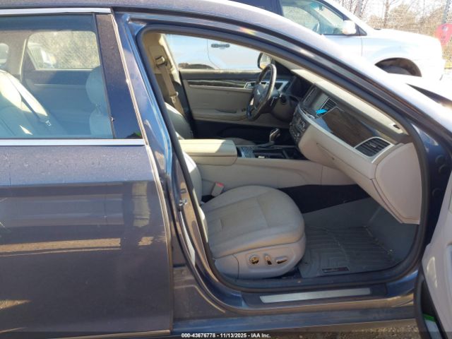 Hyundai Genesis 3.8 Image 15