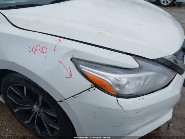 Nissan Altima Image 6