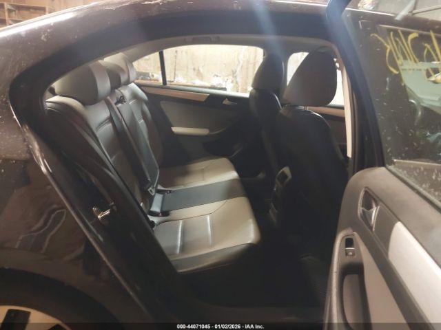 Volkswagen Jetta Sel Premium Image 7