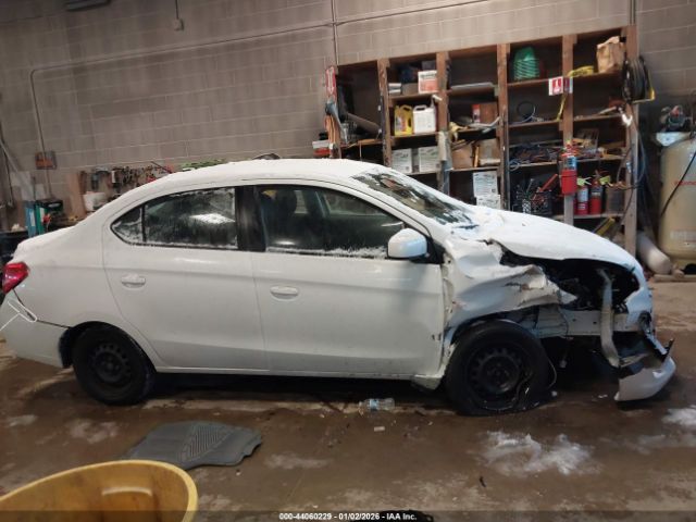 Mitsubishi Mirage Es Image 10