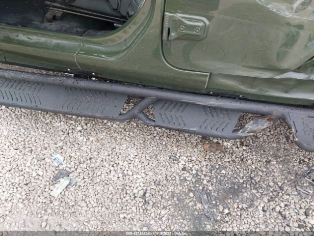 Jeep Gladiator Sport S 4x4 Image 8