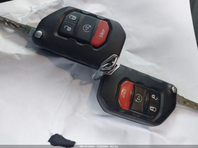 Jeep Gladiator Sport S 4x4 Image 17