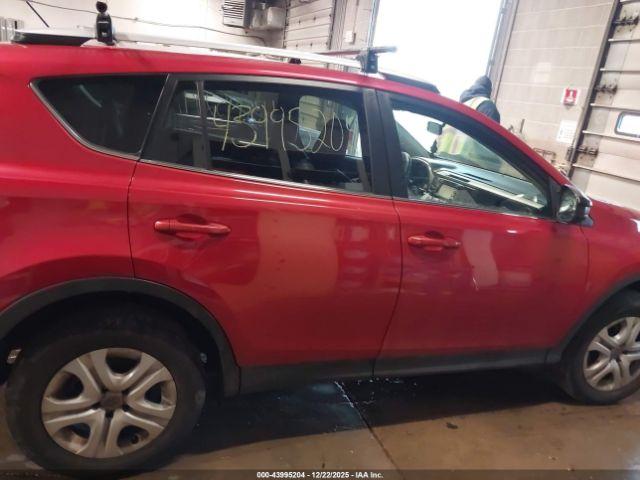 Toyota RAV4 Le Image 10